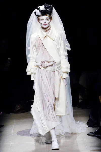 Look 25